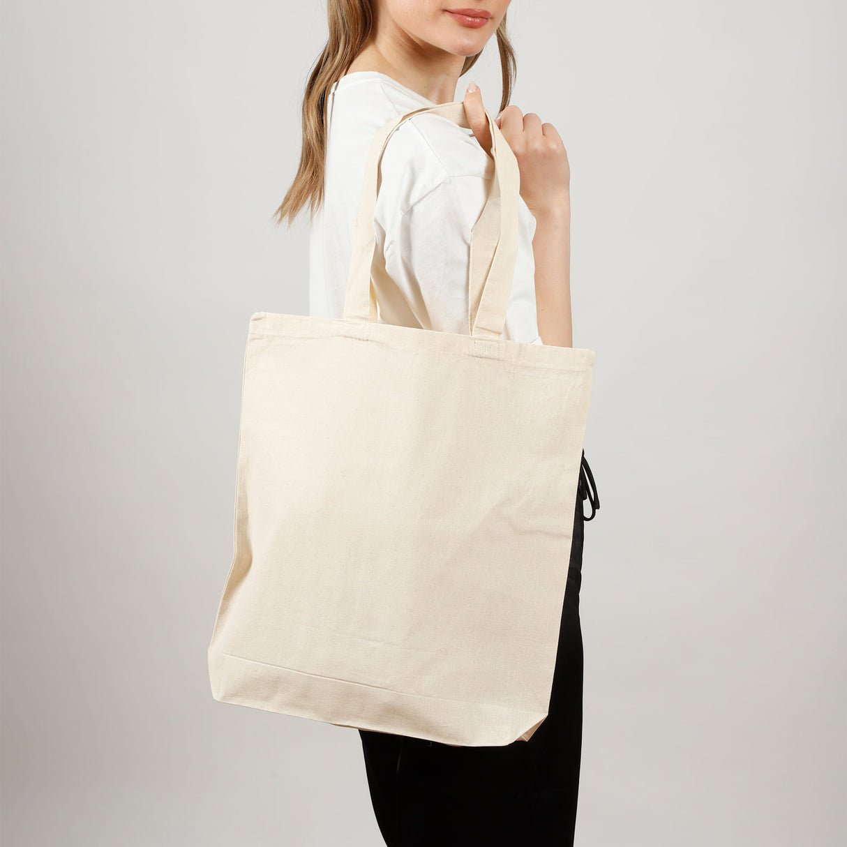 Cotton tote bag with bottom gusset model