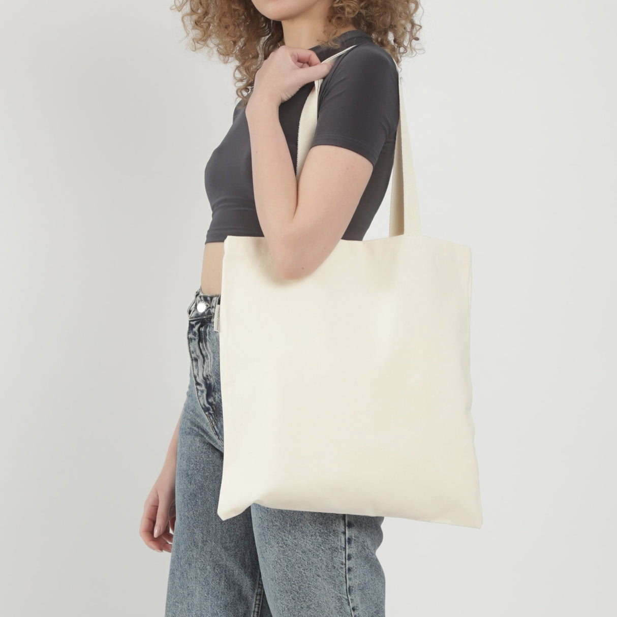 organic cotton tote model