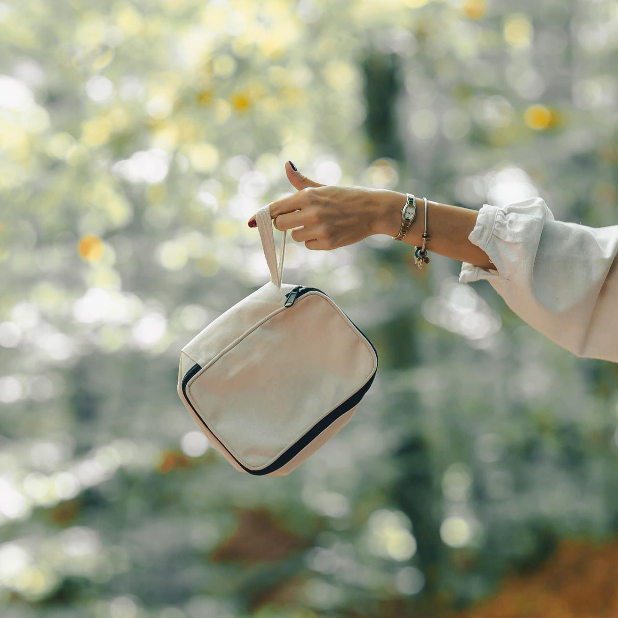 zippered canvas toiletry travel bag model