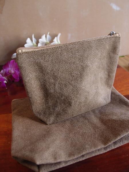 large zippered makeup bag with gusset