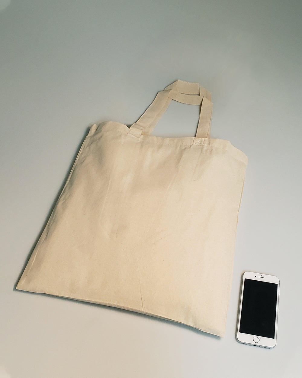 15 Inc Short Handle Tote Bag Comparison with iPhone
