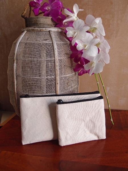 cosmetic bag with zipper