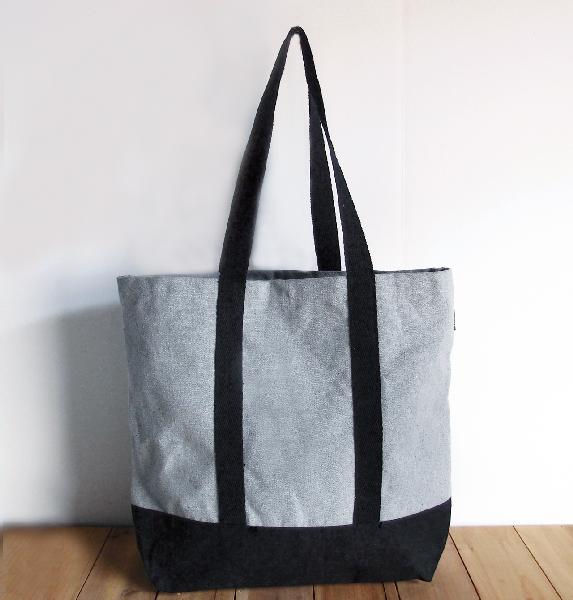 Delta_white and blue_The lightest Tote bag made from recycled